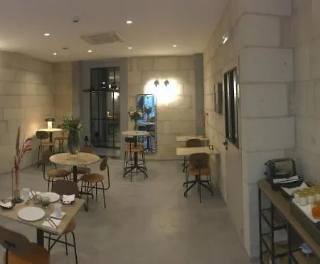Hotel L'adresse 2*